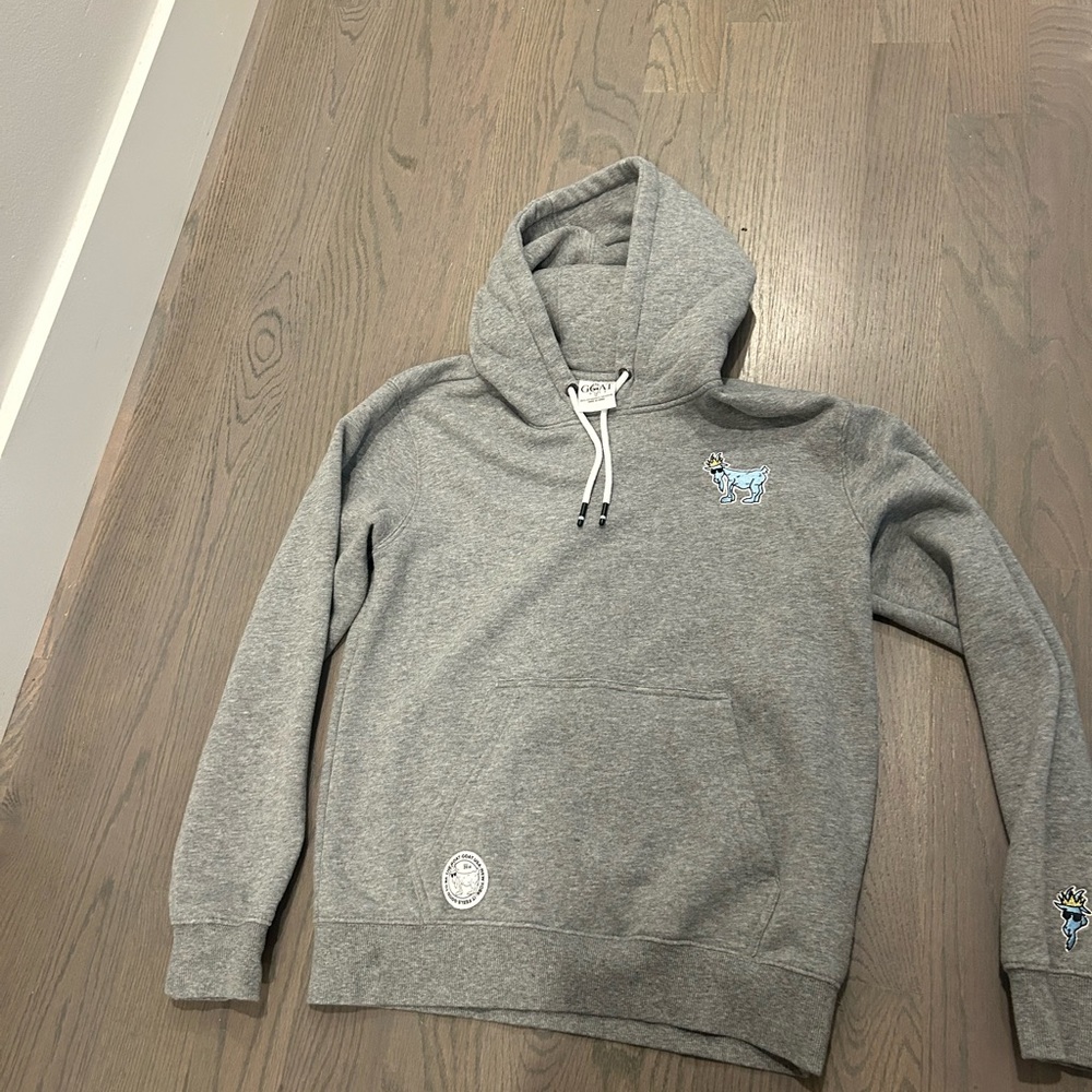 Goat men’s sweatshirt size small in grey